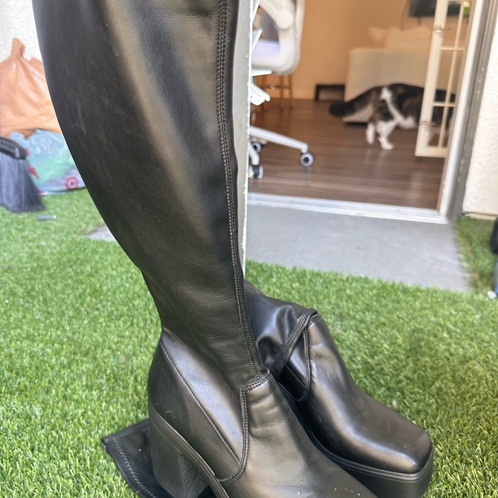 Black Knee-High Women's Boots